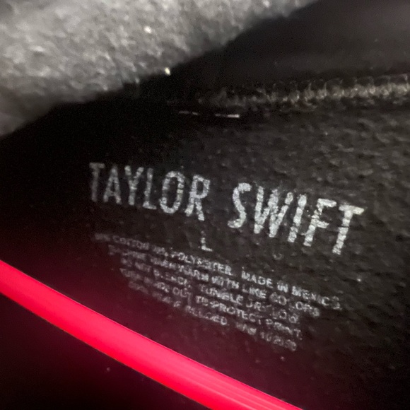 Taylor Swift Hoodie - Picture 3 of 3